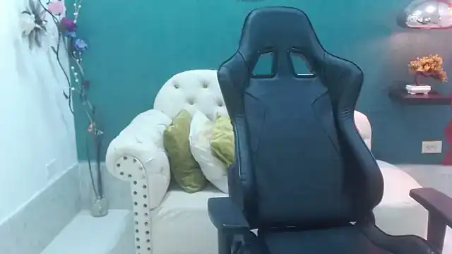 sophia_brunette21
